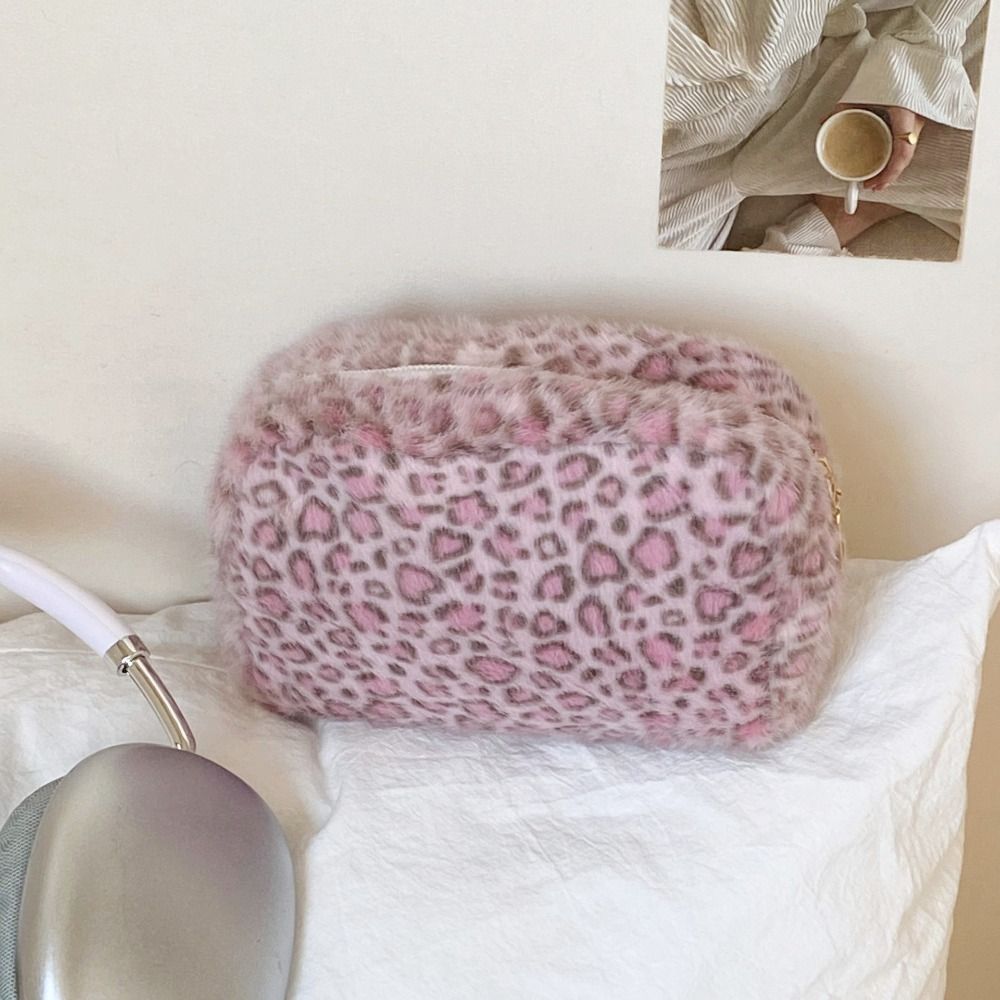 Durable Fuzzy Makeup Bag Leopa - Cosmetic Bags ulasan dan harga